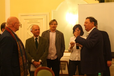 Михаил Ефремович и гости