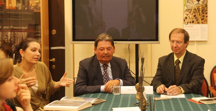 Ирина Александровна Колосова рассказывает о клубе Ирина Александровна Колосова рассказывает о клубе