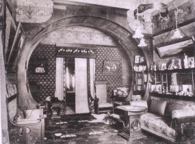 Интерьер кабинета Н.П. Рябушинского на вилле «Черный лебедь» Фотография 1910-х гг.