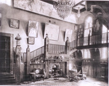 Интерьер мастерской Н.П. Рябушинского на вилле «Черный лебедь» Фотография 1910-х гг. Интерьер мастерской Н.П. Рябушинского на вилле «Черный лебедь» Фотография 1910-х гг.